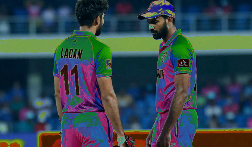 পাকিস্তানের সাদা বলের ভাগ করা নেতৃত্ব: ফরহানের উত্থান, শাহীনের বোঝা