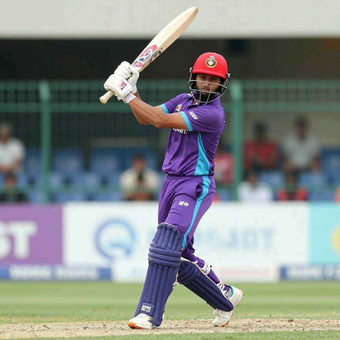 The Dead-Band Total: Why Chases Break Between 210 and 225 on Slow Asian Pitches