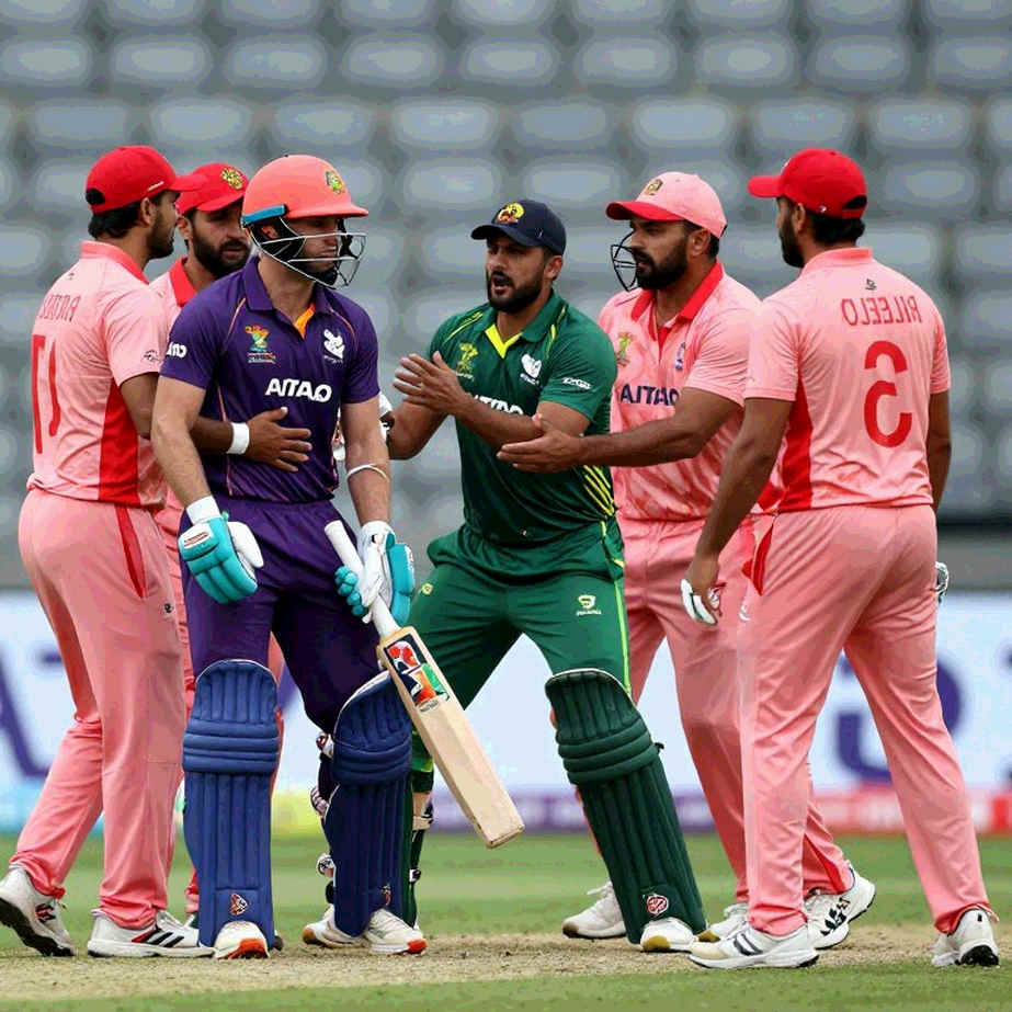 পাসপোর্ট নয়, ক্যালেন্ডার: ইংল্যান্ডের টেস্ট কোচ বিতর্কে যে প্রশ্নটি হারিয়ে গেছে